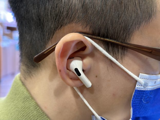 苹果也将为 AirPods 加入即时翻译功能